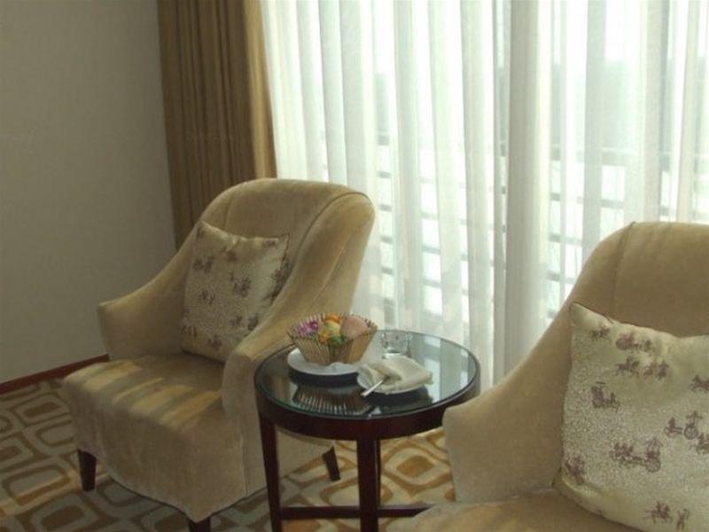 Runyang Huanlong Hotel تشنجيانغ المظهر الخارجي الصورة